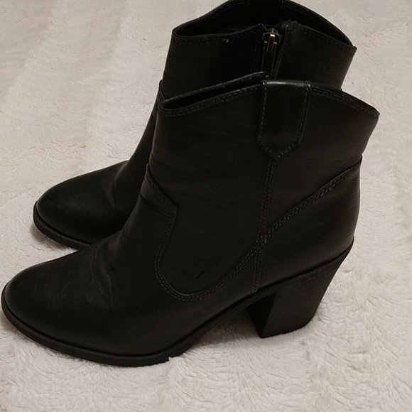 Black booties - Picture 2 of 4